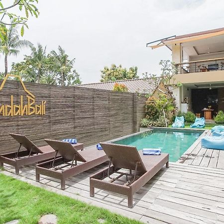 Indah Bali Guesthouse Canggu Extérieur photo